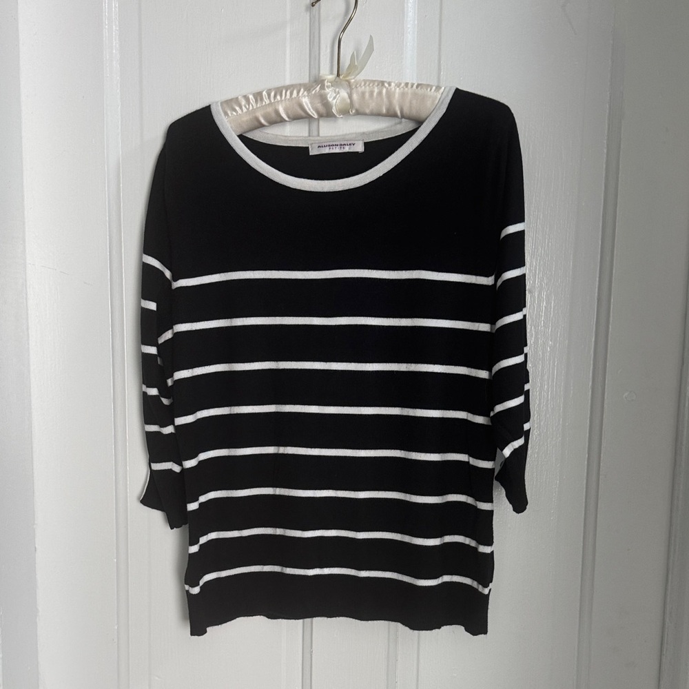 Allison Daley Elegant Black and Cream Top with 3/4 Sleeves and Button Detail